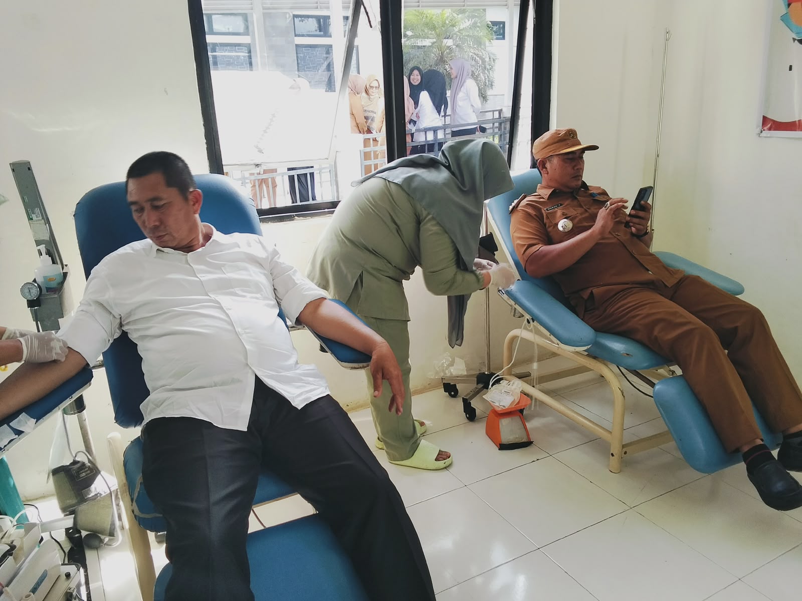 Wali Kota Pagar Alam Donor Darah di RSD Besemah, Peringati Hari Buruh 2026 dengan Aksi Kemanusiaan - Media POLRI