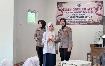 Dari Sekolah, Polwan Polres Padang Panjang Bangun Generasi Muda yang Berani Jaga Diri