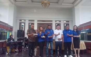 Gelar Sunat Massal Dan Berikan Bantuan Untuk Lansia HUT Satu Dekade PT.Atlantic Batu Lungguh