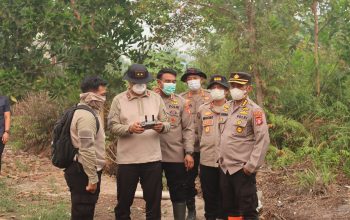 Kapolda Kalteng Turun Langsung Padamkan Karhutla di Kawasan Sebangau dan Jalan Mahir Mahar