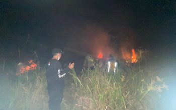 Polres Balangan Bergerak Cepat Padamkan Karhutla di Dua Lokasi