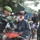 Antisipasi Abu Vulkanik, Korem 043/Gatam Bagikan Masker dan Bersihkan Sekolah di Metro