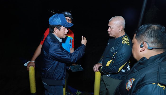 Cegah Api Bawah Tanah, Kapolda Kalsel Bersama Wamenko Pangan Cek Irigasi Pembasahan Gambut Guntung Damar