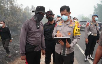 Pantau Karhutla Bukit Rawi, Kapolda Kalteng Pastikan Sumur Bor Segera Dibangun
