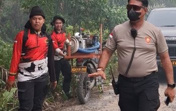 Dirsamapta Polda Kalteng Pantau Langsung Penggunaan Larutan Surfaktan Dalam Penanganan Karhutla